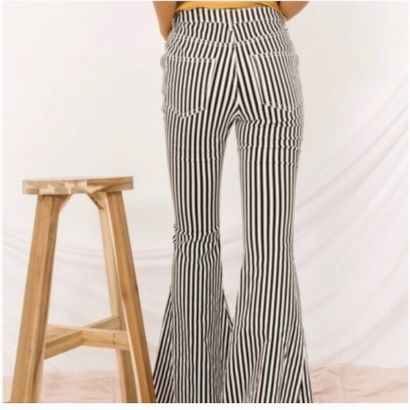 Blank Paige M Medium Womens Super Fit & Flare Raw Hem Jeans GUC Denim Collection - Picture 3 of 16